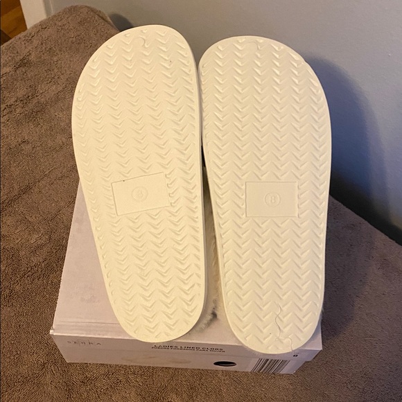 Clogs - Picture 5 of 9